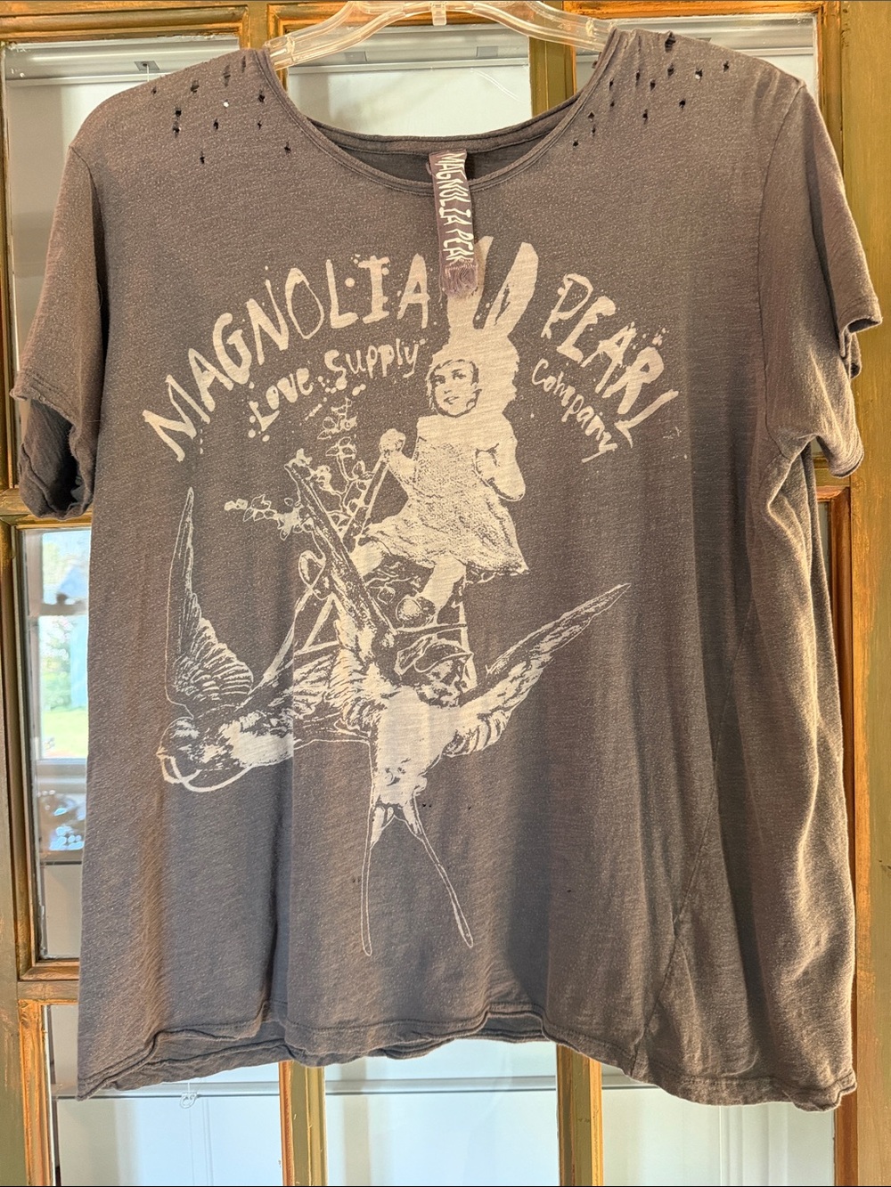 Magnolia Pearl Grey Tee with White Vintage Graphic - Picture 2 of 9